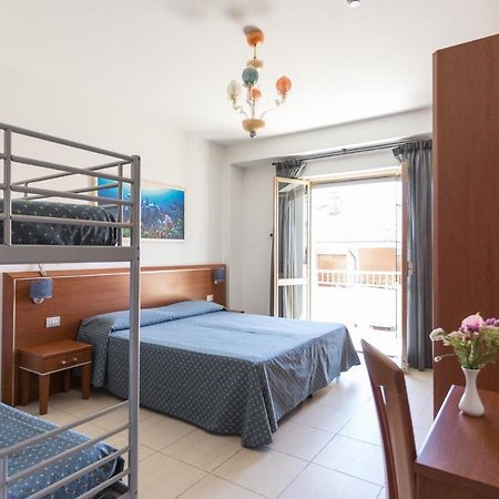 Hotel Abruzzo Pineto Dış mekan fotoğraf