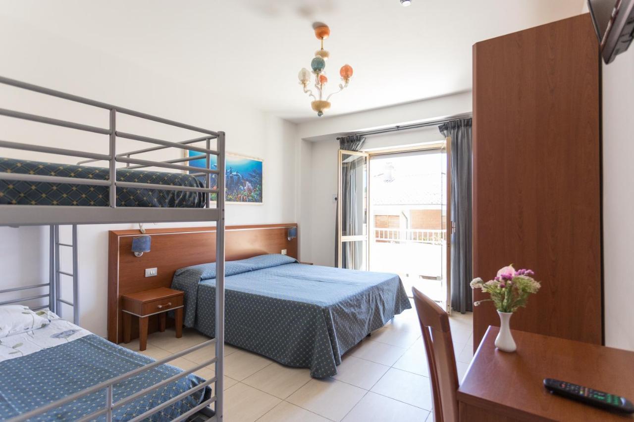 Hotel Abruzzo Pineto Dış mekan fotoğraf