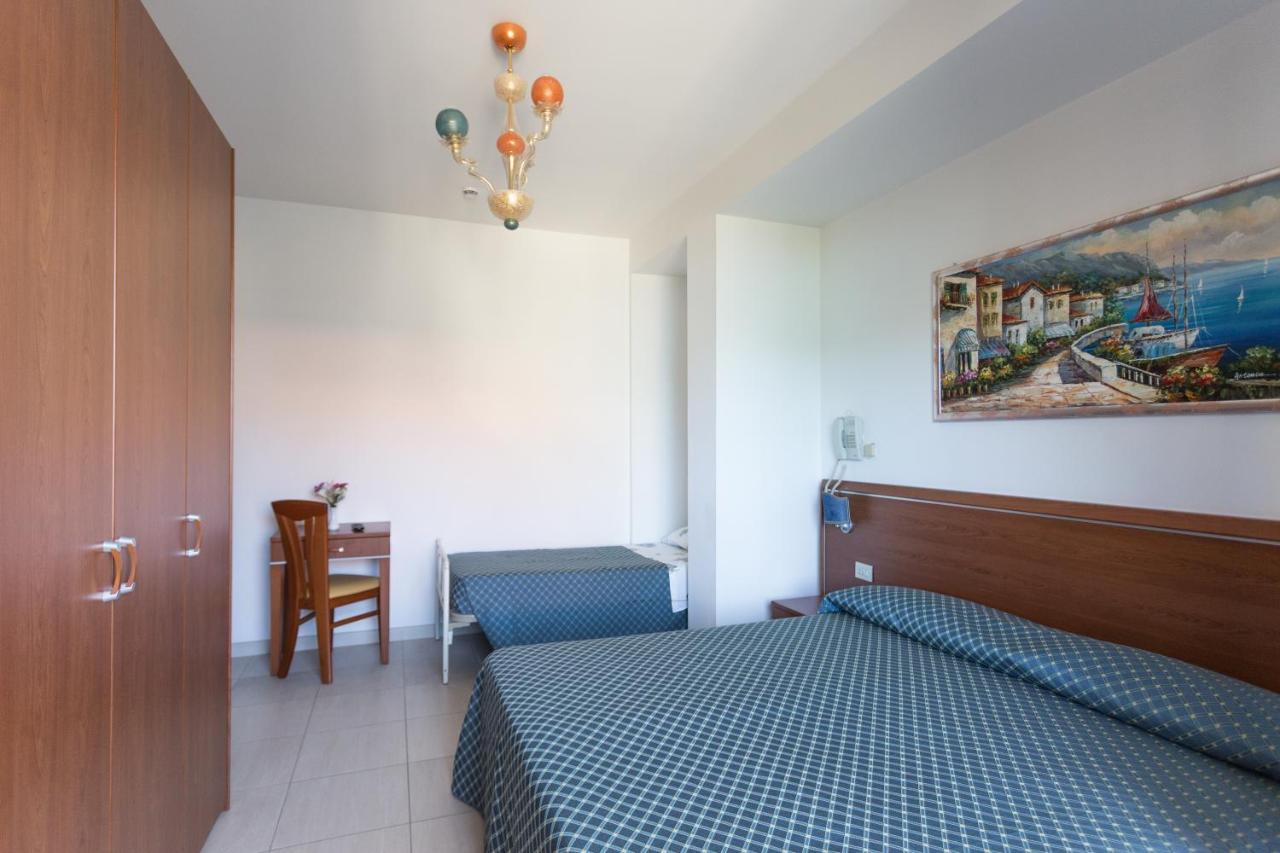 Hotel Abruzzo Pineto Dış mekan fotoğraf