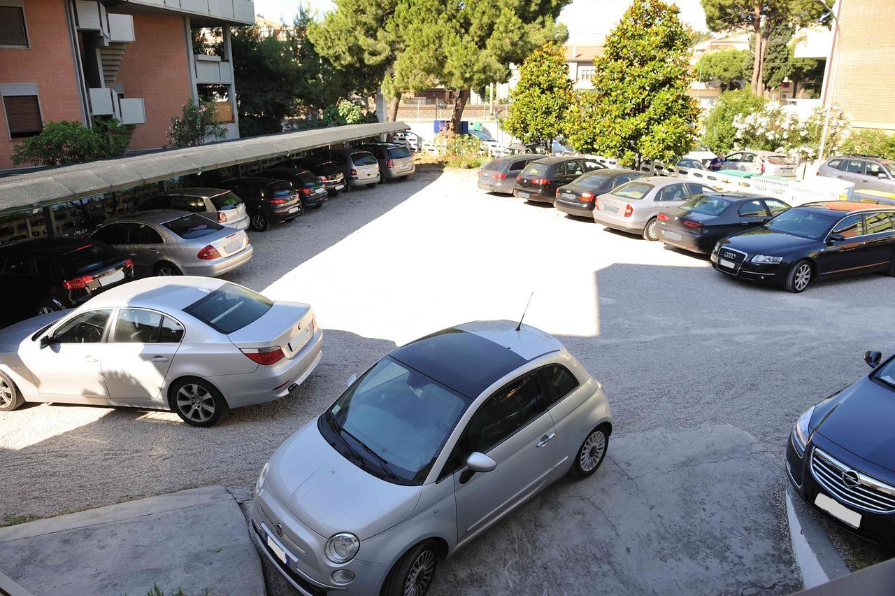 Hotel Abruzzo Pineto Dış mekan fotoğraf
