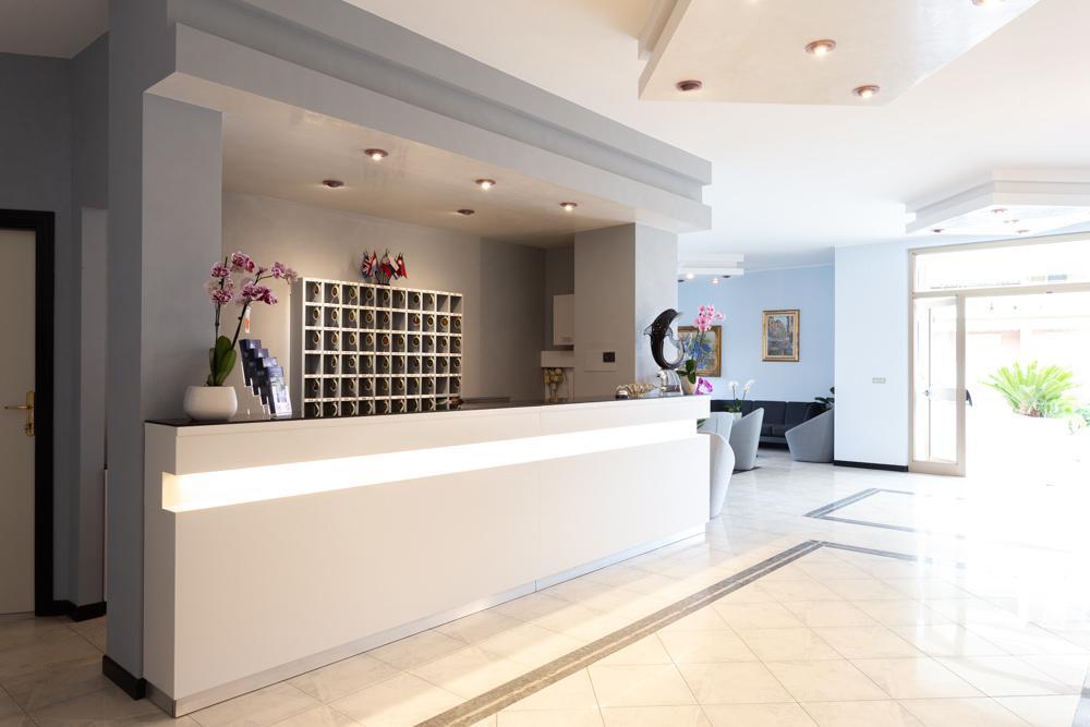 Hotel Abruzzo Pineto Dış mekan fotoğraf