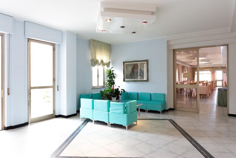 Hotel Abruzzo Pineto Dış mekan fotoğraf