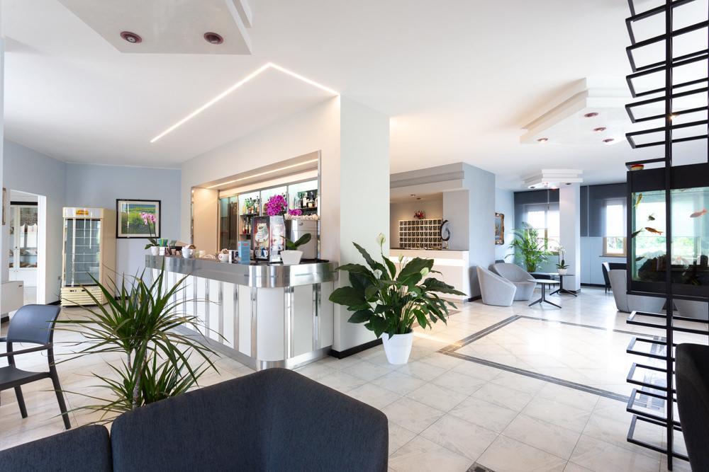 Hotel Abruzzo Pineto Dış mekan fotoğraf
